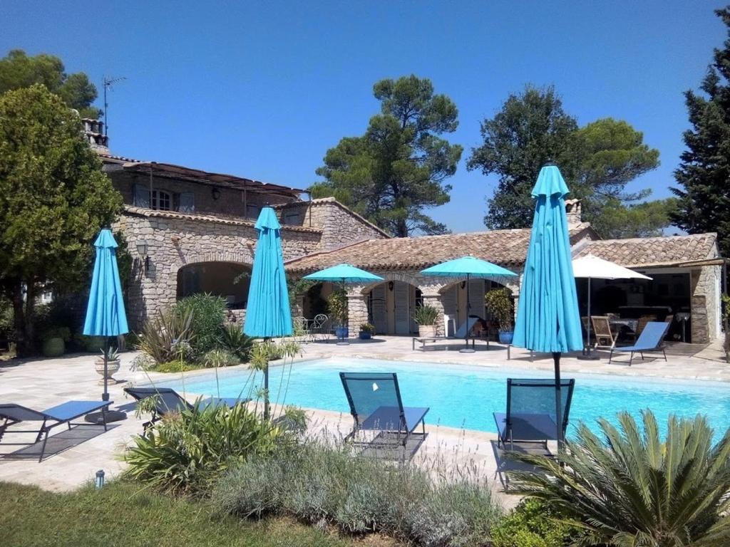 Domaine L'Helion Bed & Breakfast Taradeau Exterior photo