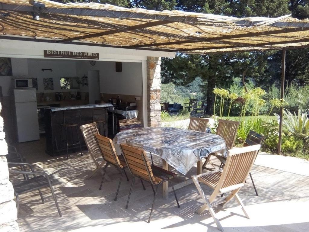 Domaine L'Helion Bed & Breakfast Taradeau Exterior photo