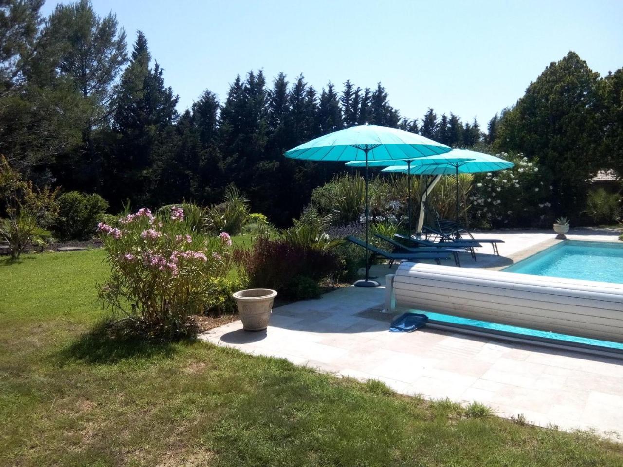 Domaine L'Helion Bed & Breakfast Taradeau Exterior photo