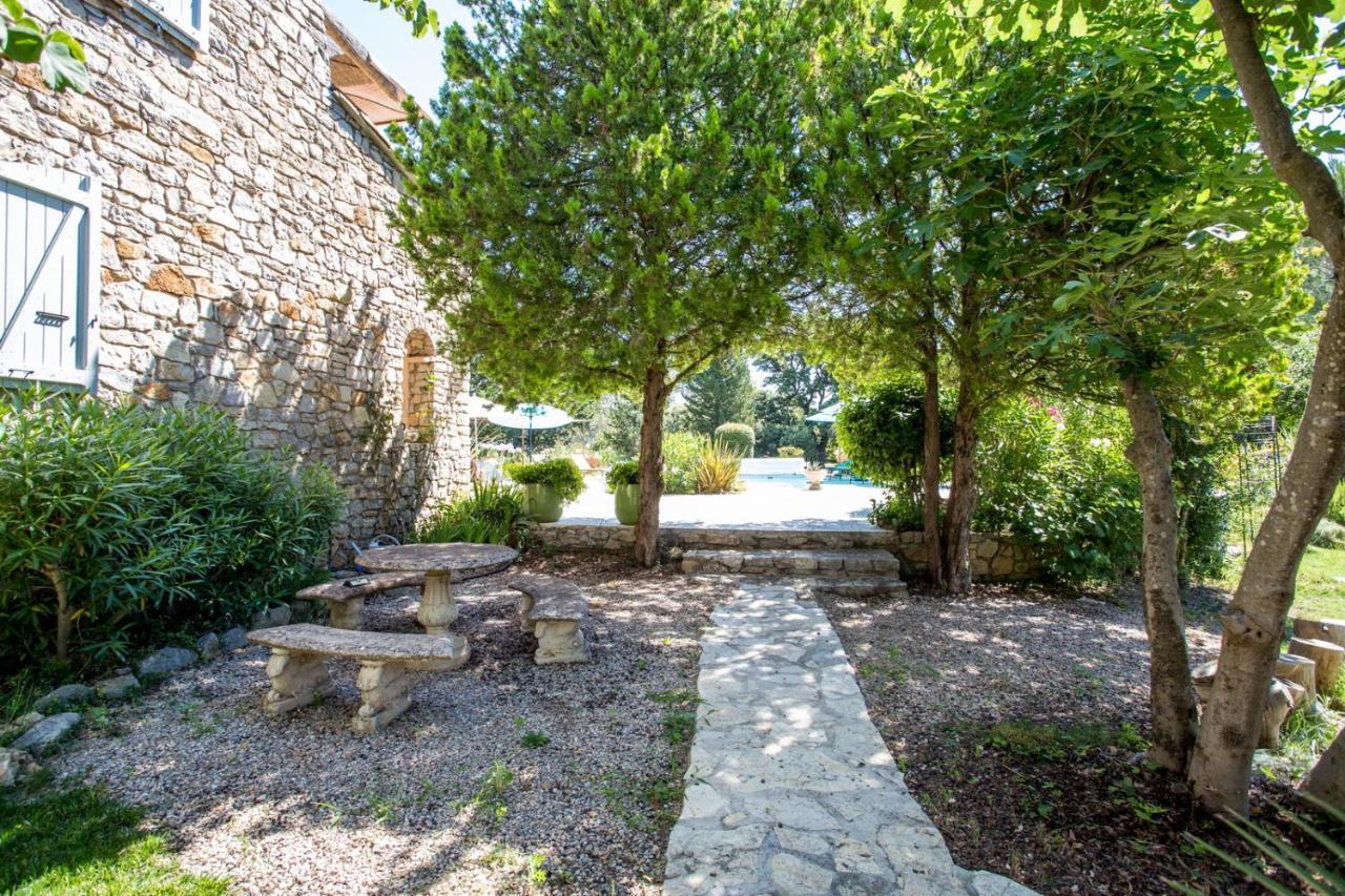 Domaine L'Helion Bed & Breakfast Taradeau Exterior photo